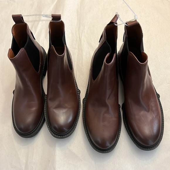 COACH Lyden Leather Chelsea Booties. - Picture 5 of 11